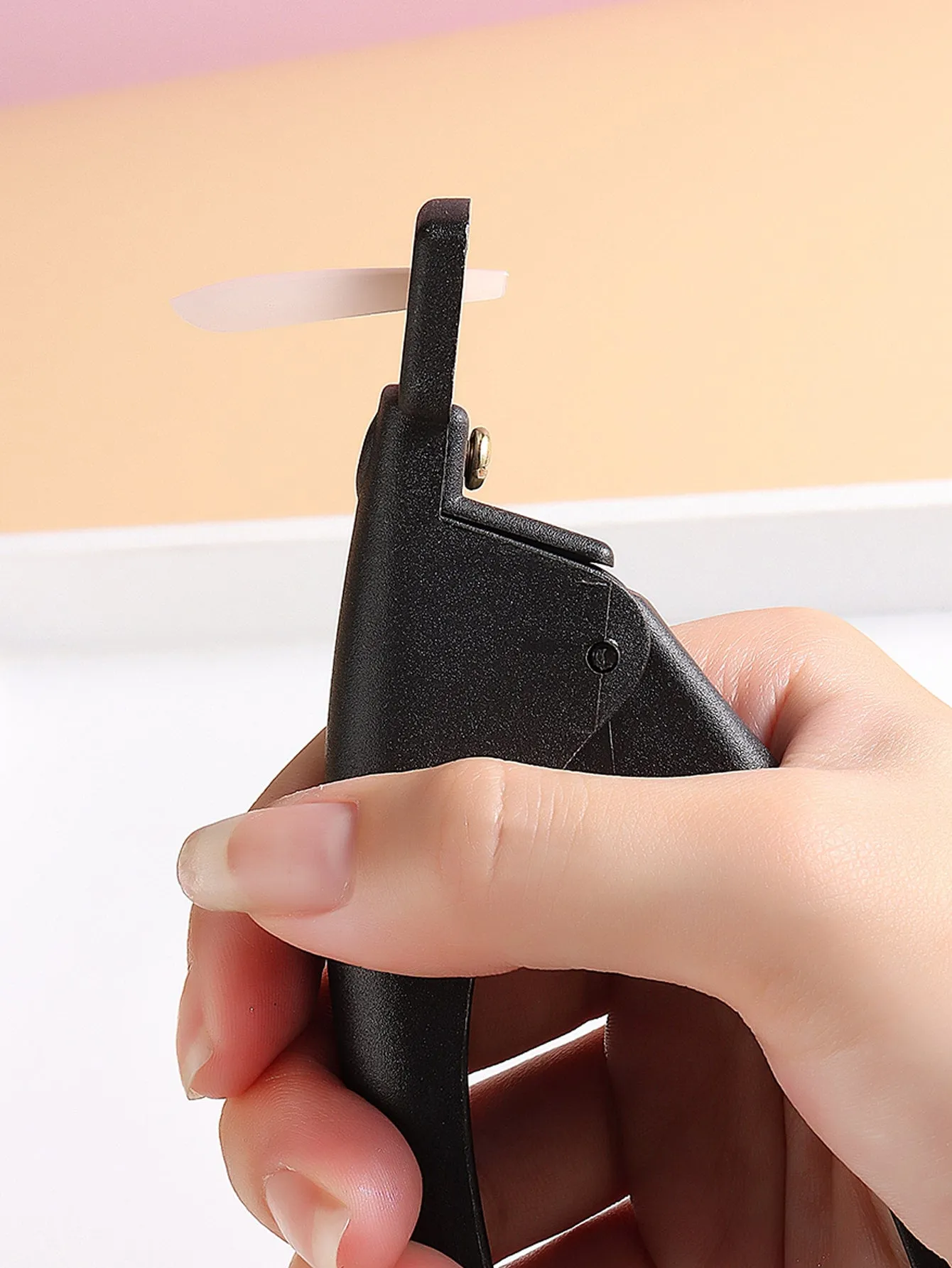 1Pc Black Fake Nail Tips Cutter Professional Nail Clippers Straight Edge Acrylic Nail Clipper Manicure False Nail Guillotine Cut Nail Manicure Tool For Salon Home Nail Art